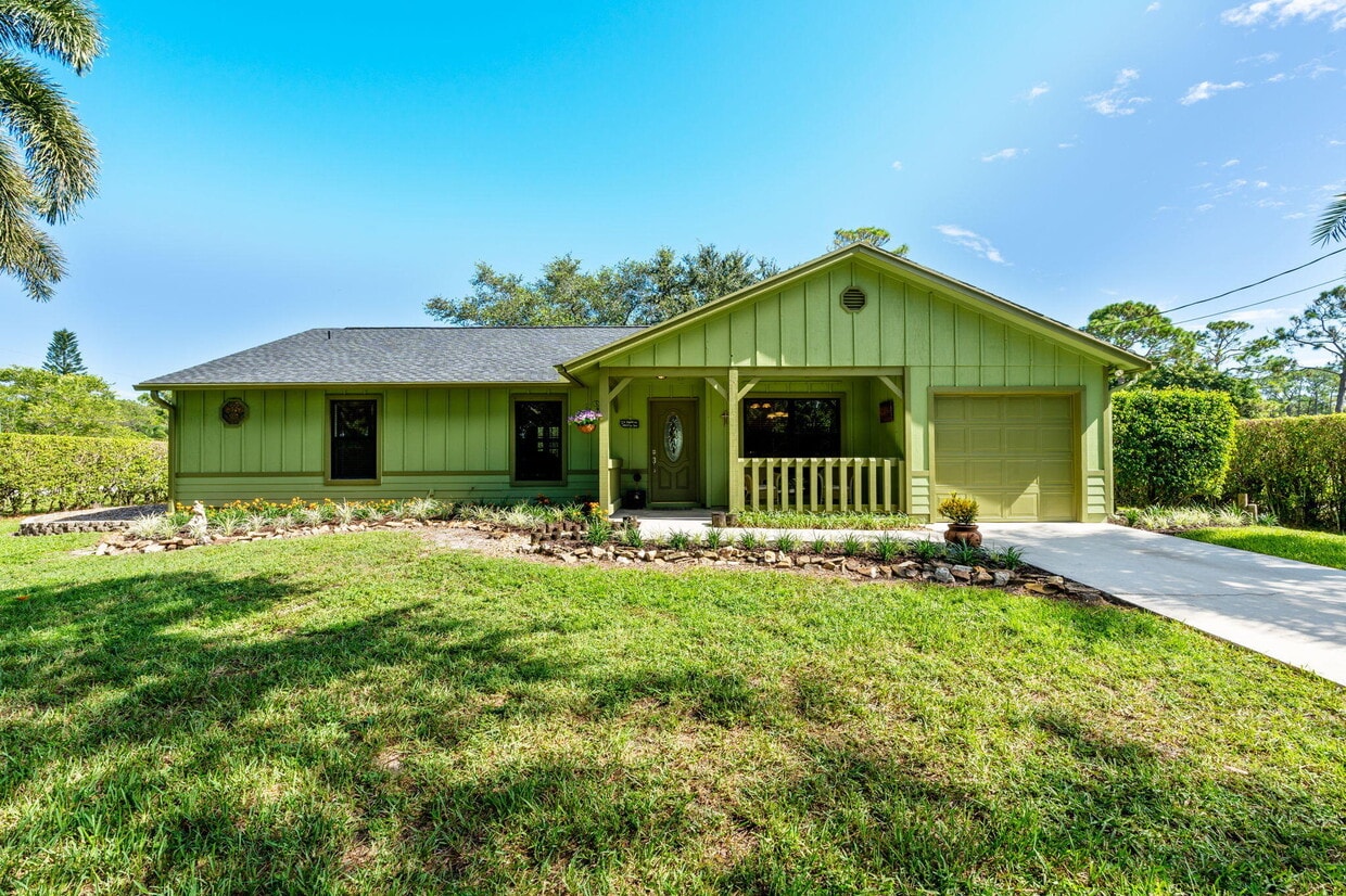 Primary Photo - 11989 Persimmon Blvd