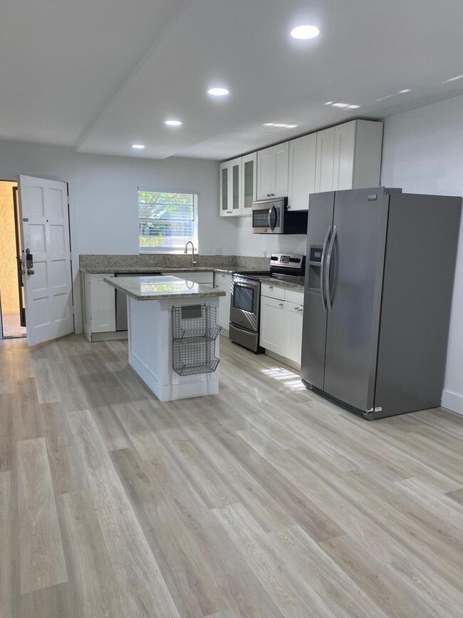 Building Photo - 1271 NW 13th St