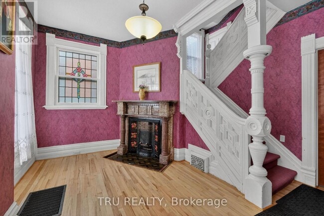 Building Photo - 96 James St