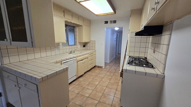 Foto del edificio - 4184 N Briarwood Ave