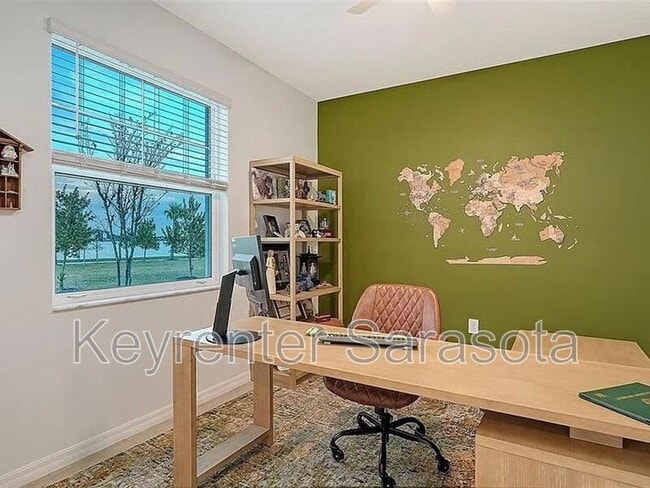 Foto del edificio - 7448 Cabin Ln