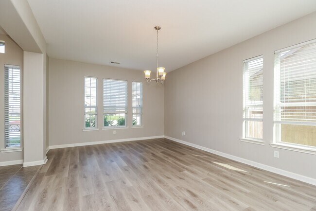 Foto del edificio - 443 Oak Chase Dr