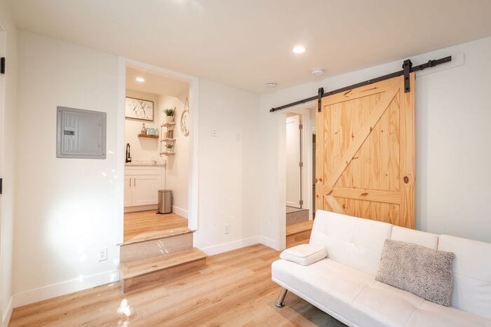 Primary Photo - Cozy and Small 1 Bed 1 Bath unit for Rent ...