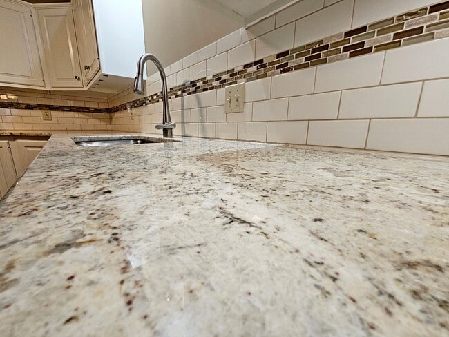 Foto del edificio - 306 Treetops Ct