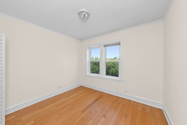 Foto del edificio - 3533 W Fullerton Ave