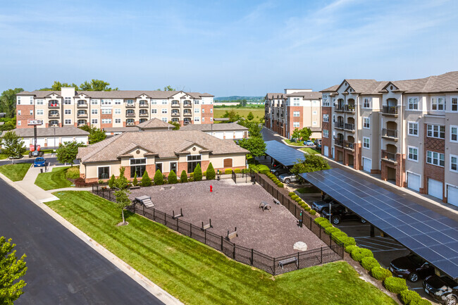 Centro de fitness y parque para mascotas - The Landing At Briarcliff Apartments