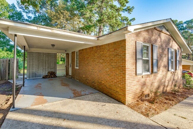Foto del edificio - Beautifully updated, all-brick home located in the prime location of Irmo, SC