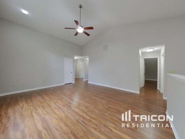 Building Photo - 9226 Robey Glen Dr