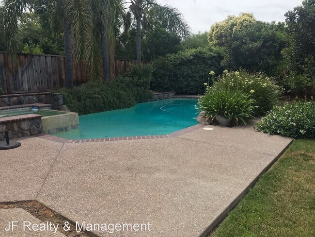 Foto del edificio - 4 br, 2.5 bath House - 230 Avocado Pl