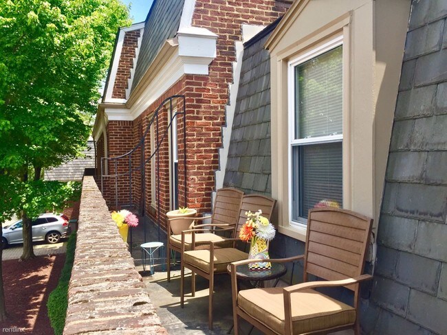 Foto del edificio - 1 br, 1 bath Apartment - 5310 Pembroke Place