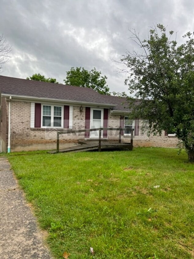 Photo - 108 Oakwood Drive