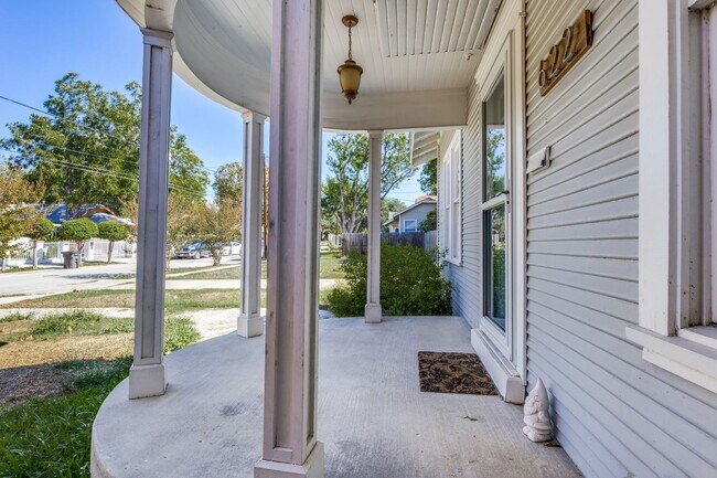 Foto del edificio - CHARMING 2-BEDROOM IN BEACON HILL