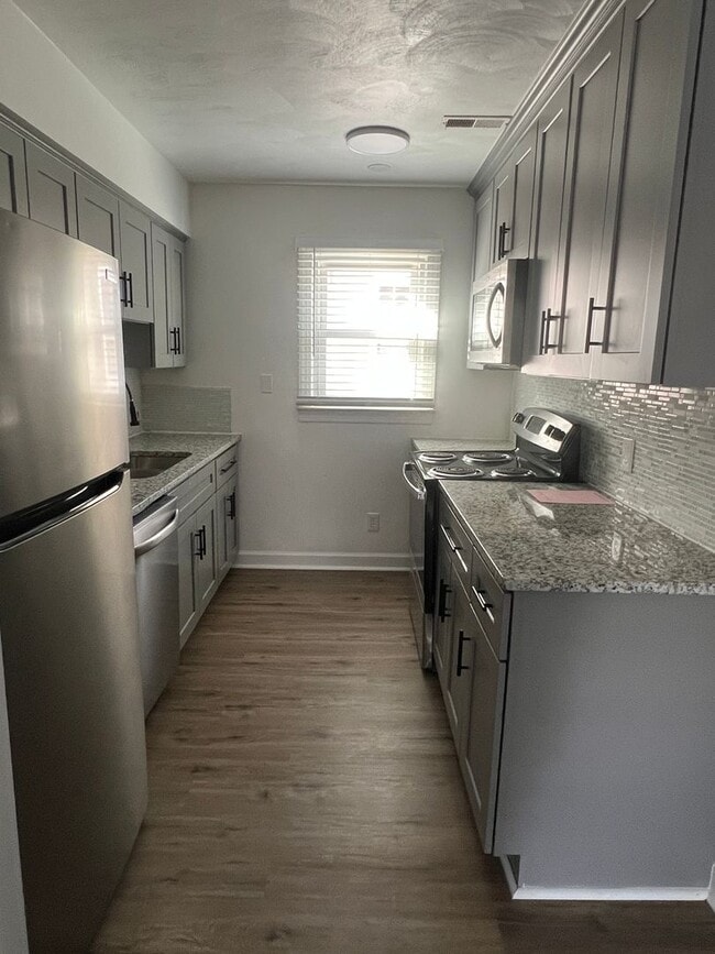 Building Photo - 98 Chautauqua Ave