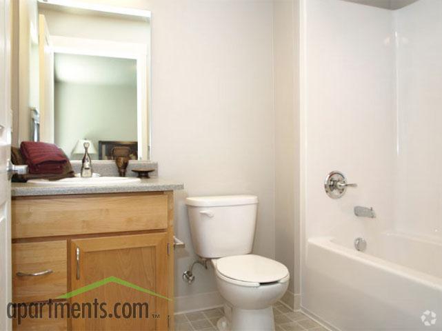 Bathroom - Camas Ridge Apartments