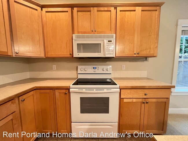 Building Photo - 3 br, 2.5 bath House - 2302 SE 75th Ave