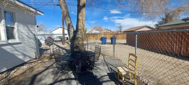 Foto del edificio - 360 W Virginia St