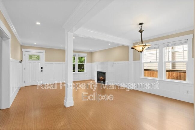 Building Photo - 26616 NE Valley St