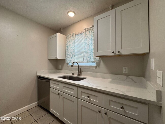 Foto del edificio - 2507 W 10th St