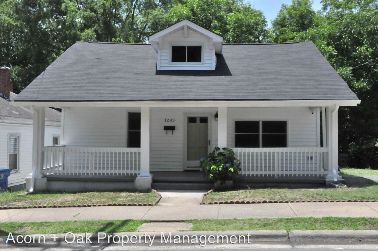 Foto principal - 2 br, 1 bath House - 1203 Hazel St