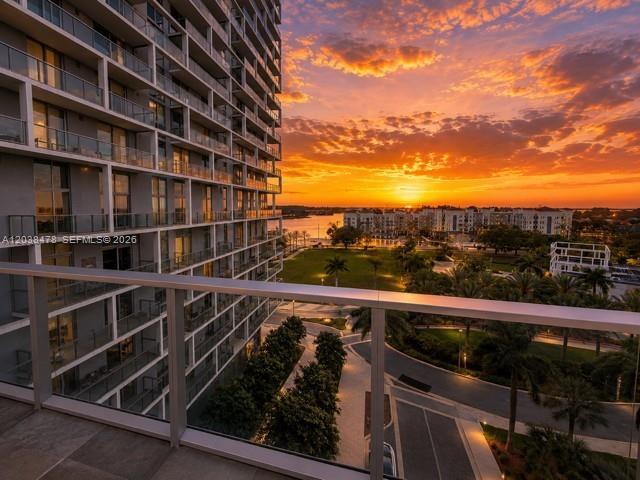 Foto del edificio - 2000 Metropica Wy