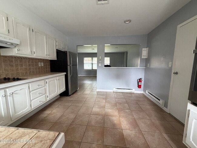 Foto del edificio - 664D Plymouth Dr