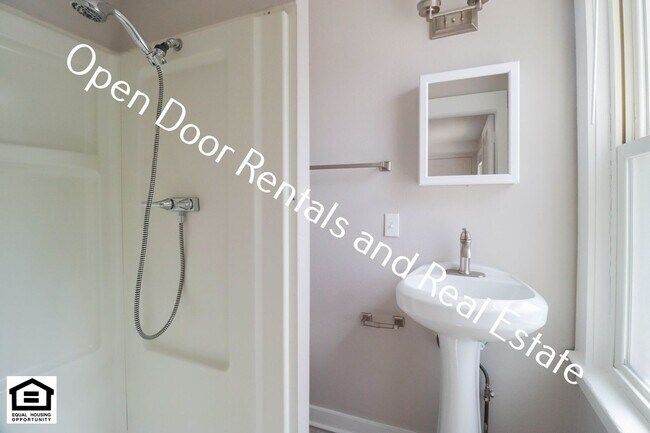 Building Photo - 1918 Riedmiller Ave