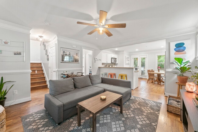 Foto del edificio - 3135 Alston Dr