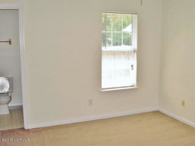 Foto del edificio - 215 Live Oak Ct