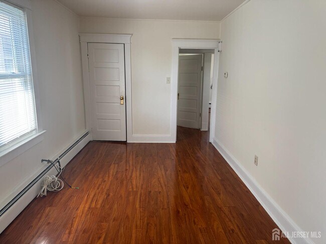 Foto del edificio - 908 Livingston Ave