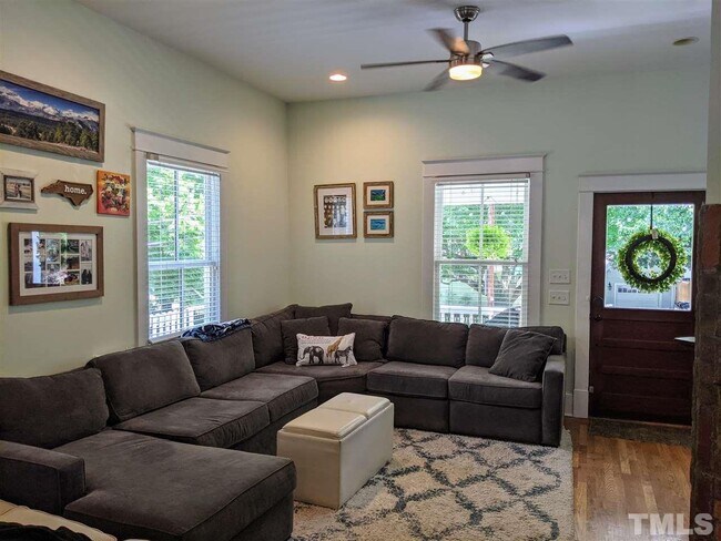 Foto del edificio - 605 Elm St