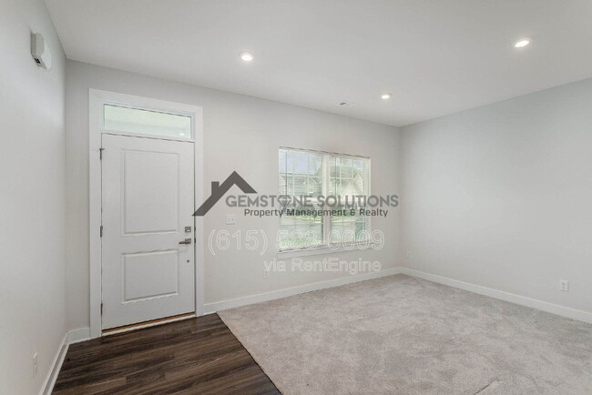 Building Photo - 3301 Somerset Ln