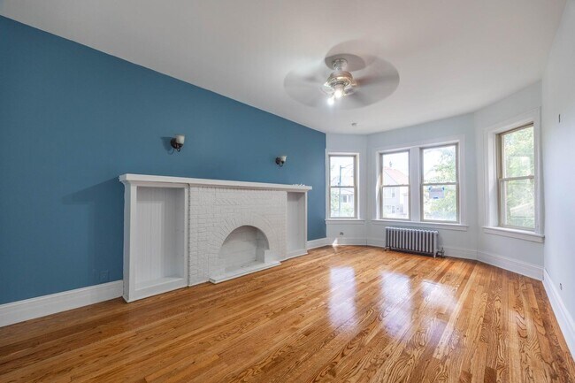 Foto del edificio - 4212 N Bernard St