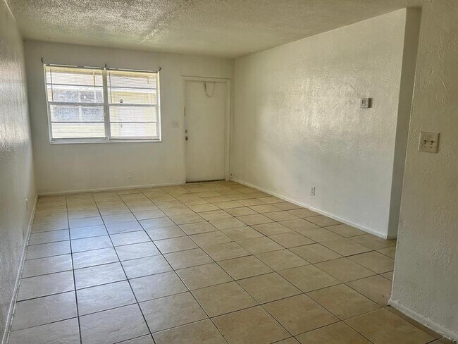 Foto del edificio - 2240 NW 59th Terrace