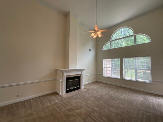 Building Photo - 375 Barnsley Dr