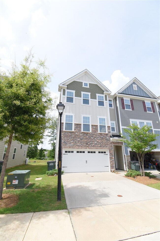 Foto del edificio - 12120 Ardrey Park Dr