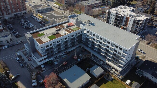 Building Photo - 1110 Lawson Av