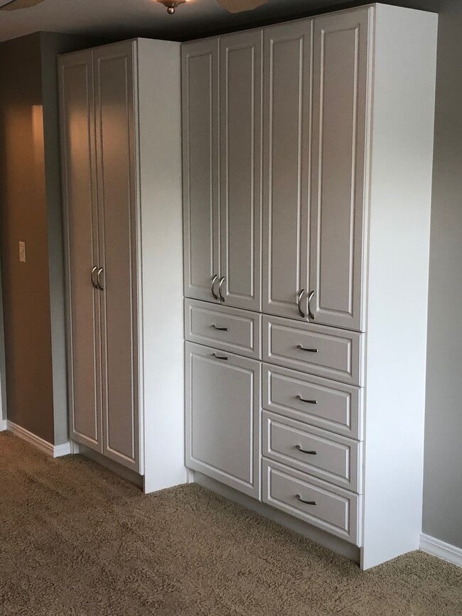 Building Photo - 2700 W 44th St