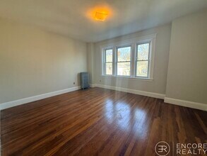 Building Photo - 11 Gray St