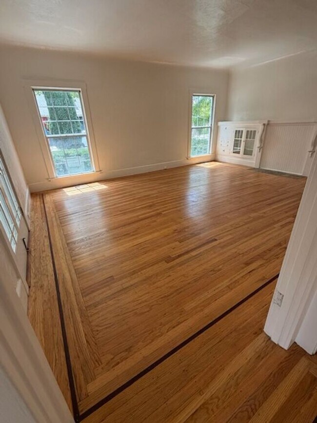 Foto del edificio - Updated Home Near UCD Med Center Available Now!