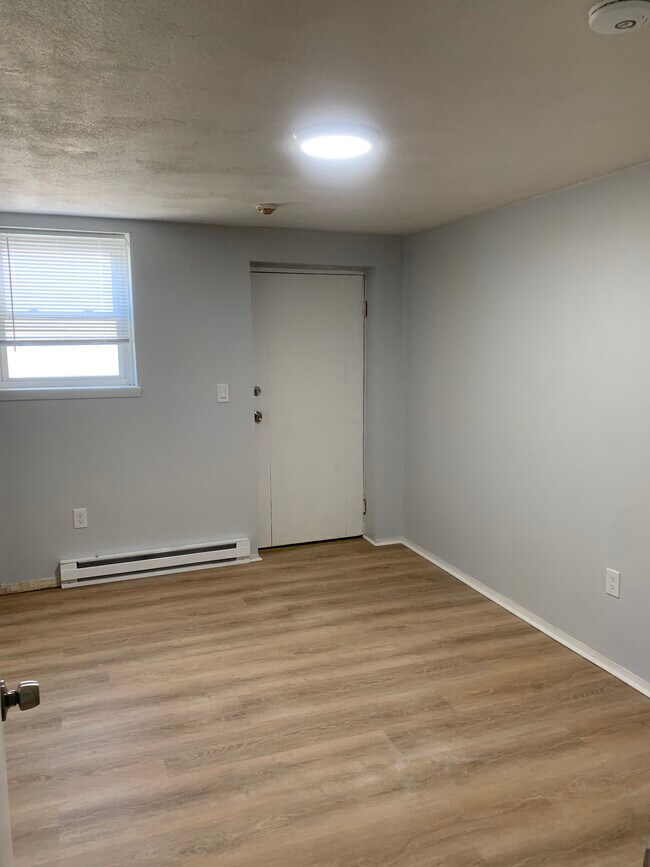 Building Photo - 19 Elmwood Park