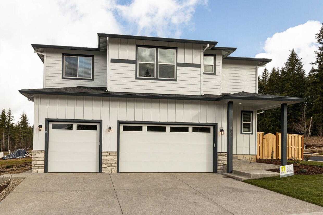Primary Photo - Modern 4-Bed, 2.5-Bath Home with Garage & ...