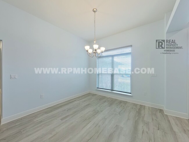 Foto del edificio - Spacious Family Home in Crestview | 4BR/3B...