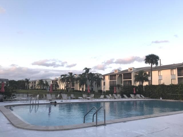 Foto del edificio - 1112 Green Pine Blvd, Apt A-1