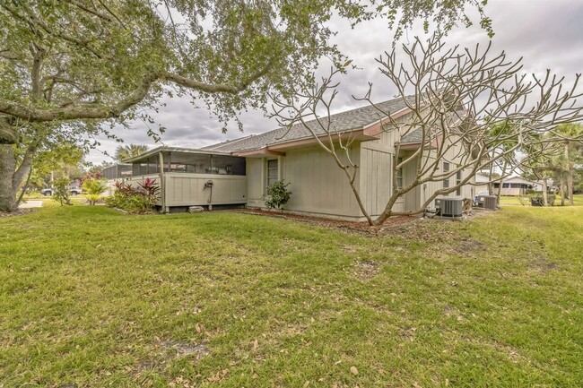 Building Photo - Charming 2BR Villa in Jensen Beach