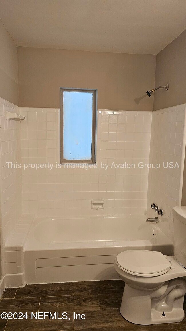 Foto del edificio - 7407 Centauri Rd