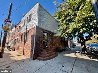 Primary Photo - 101 Sigel St