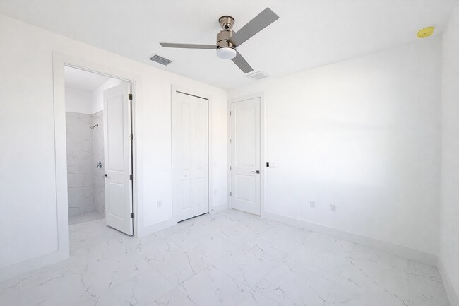 Foto del edificio - 828 Holmes Ave