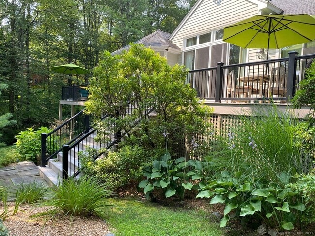 Building Photo - 177 W Hyerdale Dr