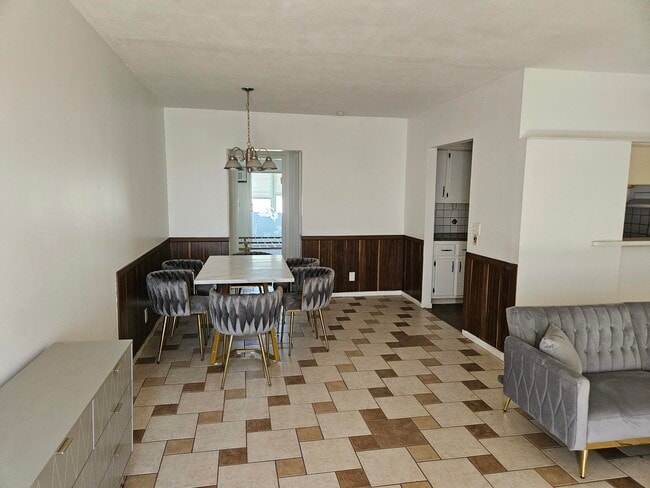 Building Photo - 14 Waltham E