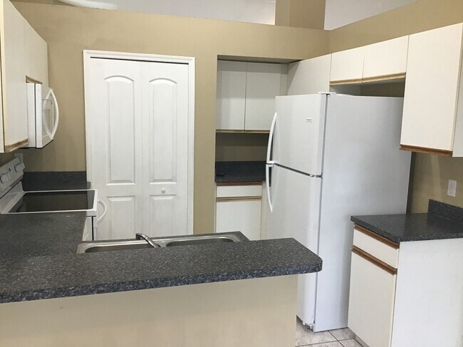 Building Photo - 1097 Depot Ct